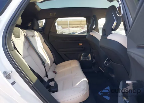 2025 Polestar 3 Long Range Dual Motor/Long Range Dual Motor Launch Edition z USA, uszkodzony, nr VIN YSREA3YB0SB002802